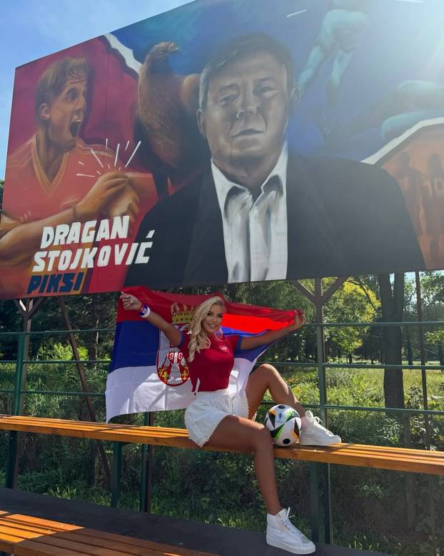 FOTO Obožava Vučića i Putina. Srpska političarka: Ružni bi da se politikom bave samo gabori!'