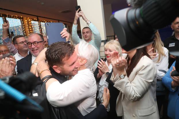 Split: HDZ-ov Tomislav Šuta proglasio izbornu pobjedu, slavi se u njegovom stožeru