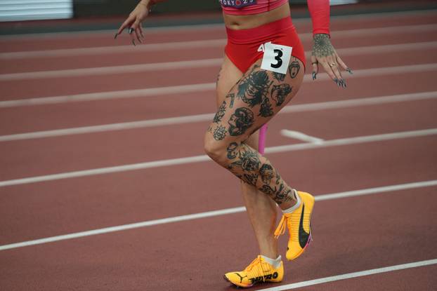 Women's 4 x 100m Relay Round 1