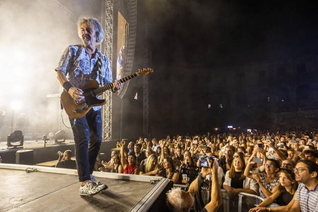 Pula: Parni valjak održao koncert u prepunoj Areni 