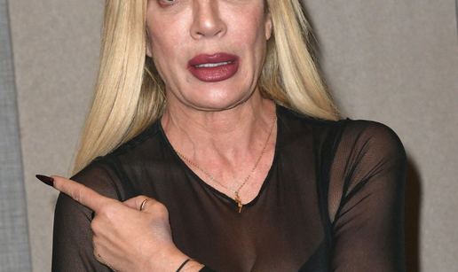 FOTO Tori Spelling prvi put išla 'pod nož' sa 16 godina: Kroz karijeru često šokirala izgledom