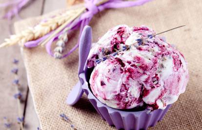 Recepti za domaći sladoled: Od jogurta, banana, meda, bobica