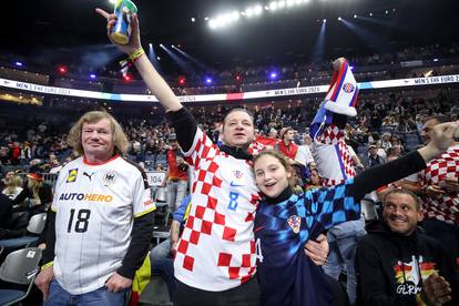 Koeln: Navijači na rukometnoj utakmici Europskog prvenstva između Hrvatske i Francuske 