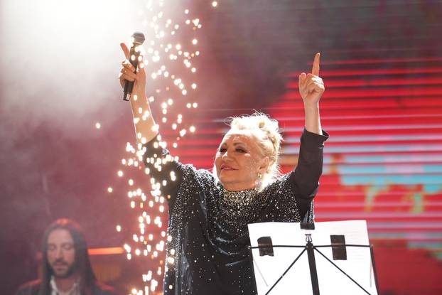 Vesna Zmijanac održala je prvi od tri zakazana koncerta u beogradskoj Areni
