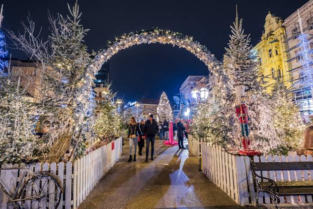 Zagreb: Ugođaj na Zagrebačkom Adventu