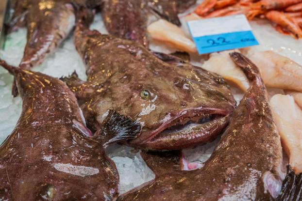 Split: Bogata ponuda ribe petkom u splitskoj ribarnici