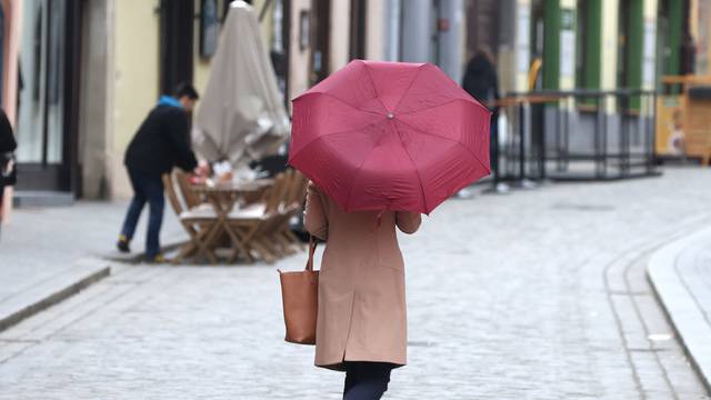 Zagreb: Ciklona donijela zahlađenje i slabu kišu