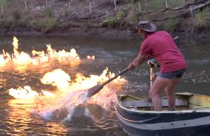 Šokantna snimka iz Australije: Upaljačem su zapalili - rijeku