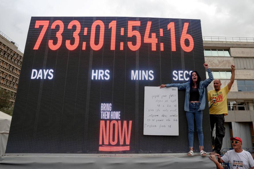 Reactions after Trump announced that Israel and Hamas agreed on the first phase of a Gaza ceasefire, in Tel Aviv