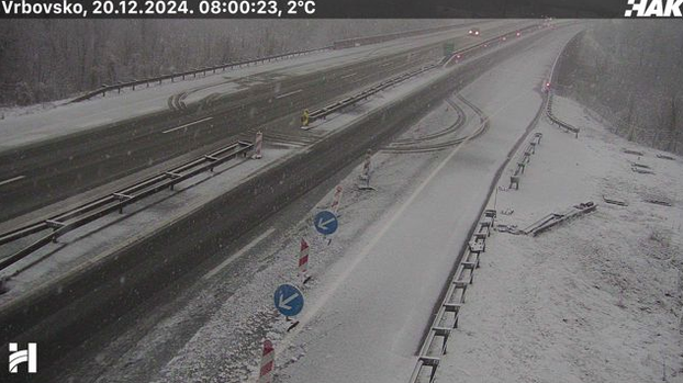 FOTO Ovako izgledaju autoceste jutros, sve pod snijegom. Nema pravca za kamione prema Istri