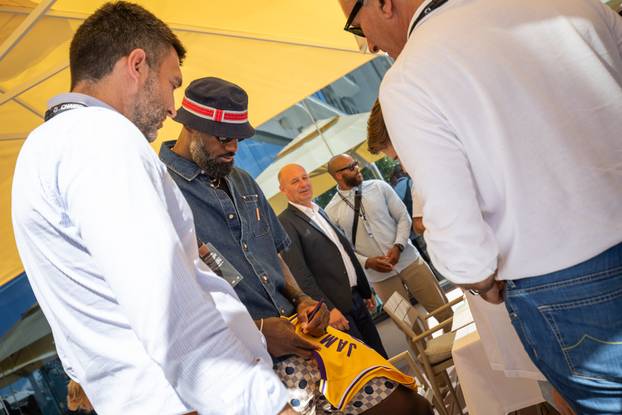 Duborvnik: LeBron James potpisao dres sinu Andreja Plenkovića