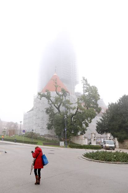 Zagreb: Nakon Jučerašnje kiše jutros magla