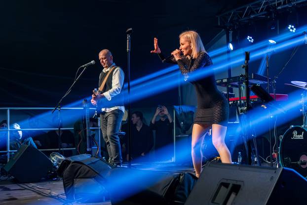 Žminj: Koncert Jelene Rozge za Valentinovo 