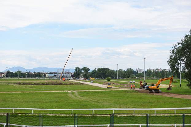 Zagreb: Radovi na Hipodromu za koncert Marka Perkovića
