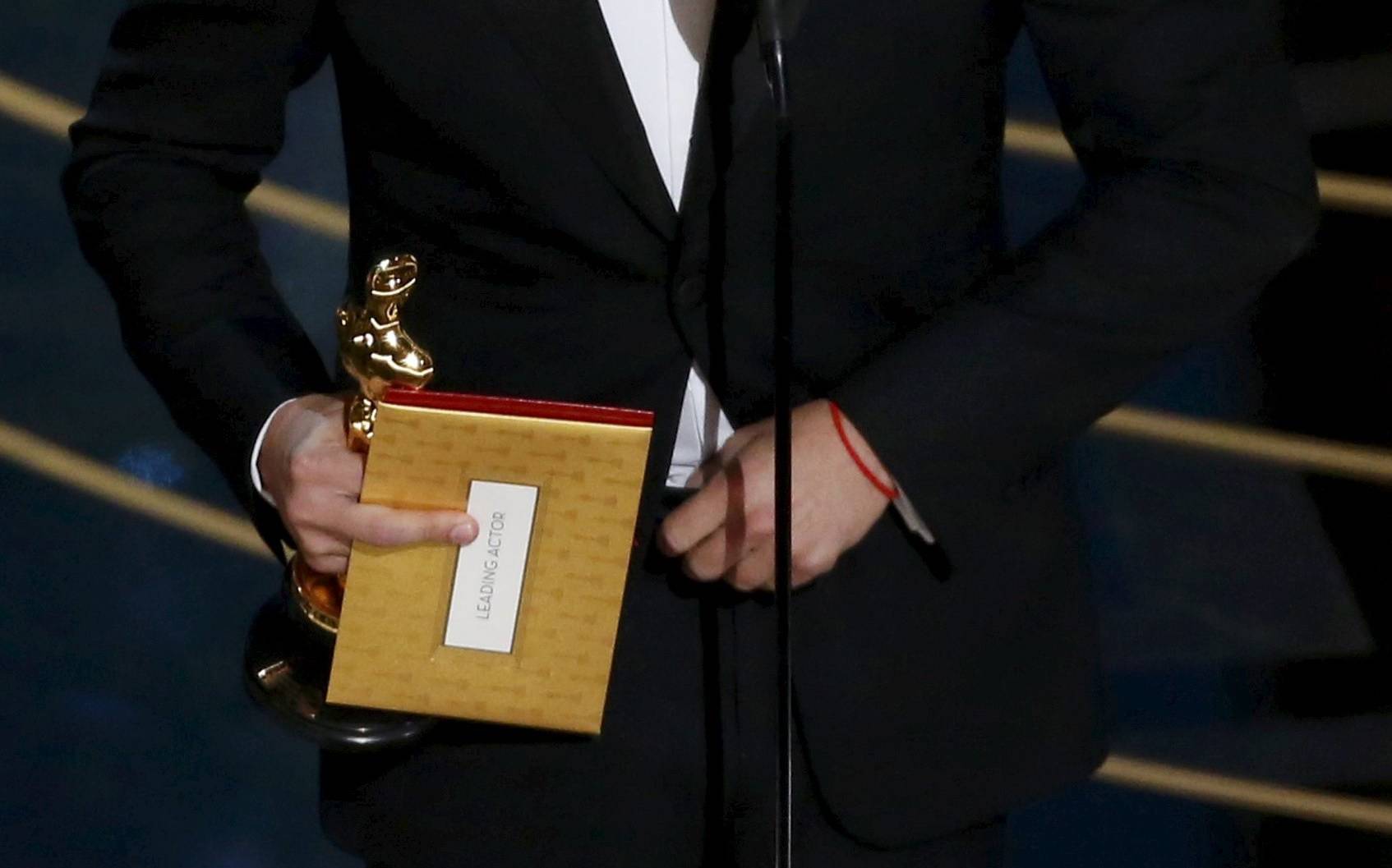 Slučajnost ili poruka: Leo na Oscarima pokazao srednji prst
