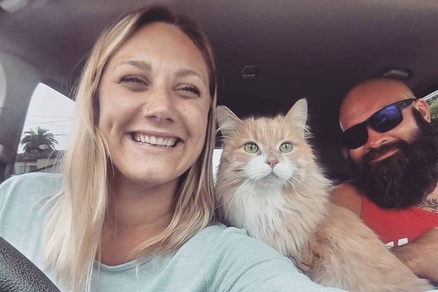 Veteranka koju su ubili dok je pokušavala upasti u Kongres živjela je s mužem i djevojkom