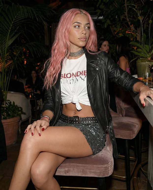 FOTO Fitness influencerica ružičaste kose živi savršen život - ali ona nije ono što mislite...