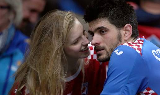 Ma glavu gore, dečki! Djevojke, žene i djeca tješile su 'kauboje'