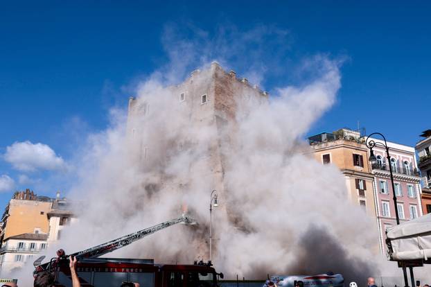 Parts of Torre dei Conti tower collapse in Rome