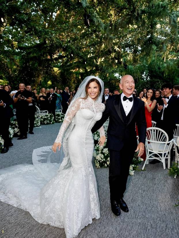 Lauren Sanchez Bezos shares photo of wedding to Amazon founder Jeff Bezos