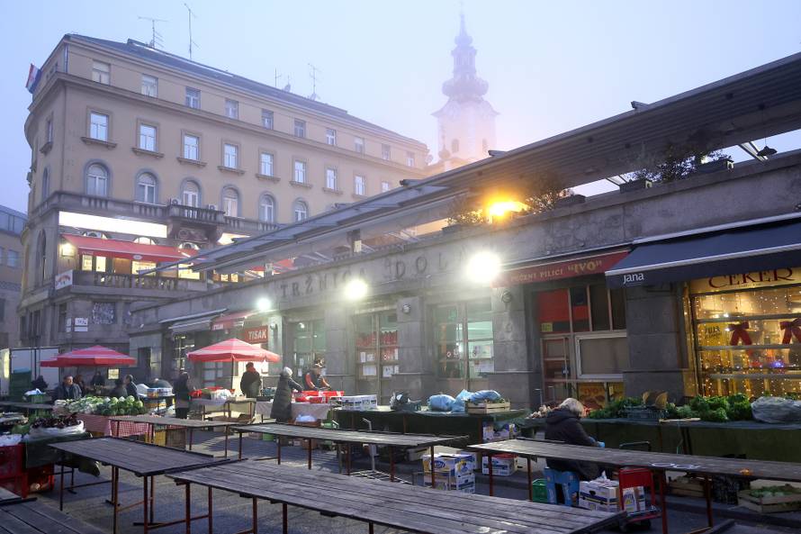 Zagreb: Zatvoreni dio tržnice Dolac niti danas ne radi