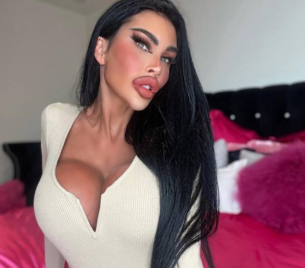 FOTO Potrošila više od 100 tisuća eura kako bi izgledala kao 'ljudska barbika' - Liječnici zgroženi