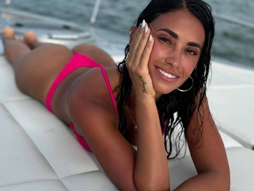 storyeditor/2026-07-17/Antonela_Roccuzzo__Messi__2_.jpg