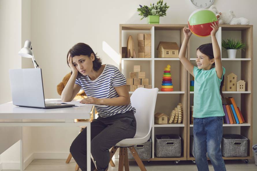 'Žao mi je što imam troje djece. Voljela bih da sam mogla učiniti nešto više sa svojim životom'