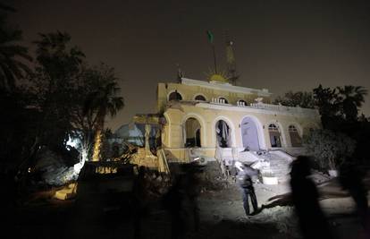 Osveta: Gadafijeve snage su napale ambasadu V. Britanije