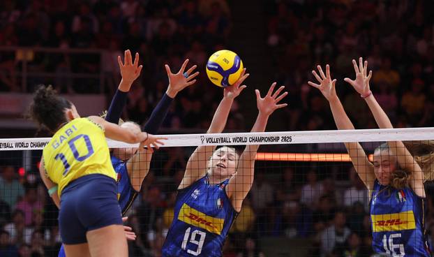 Women's World Championships - Semi Final - Italy v Brazil