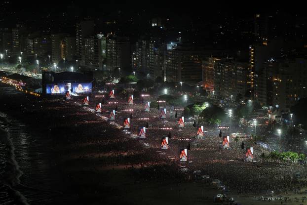 Shakira holds open concert at Copacabana beach in Rio de Janeiro