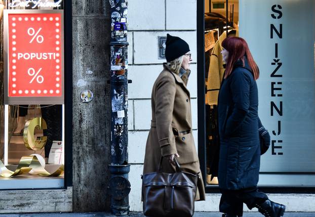 Zagreb: Od danas su počela zimska sezonska sniženja