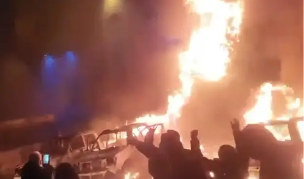 FOTO Iran gori. Trump prijeti, a prognani prijestolonasljednik kaže: Vraćam se u domovinu