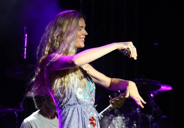 Šibenik: Joss Stone održala koncert na tvrðavi sv Mihovila