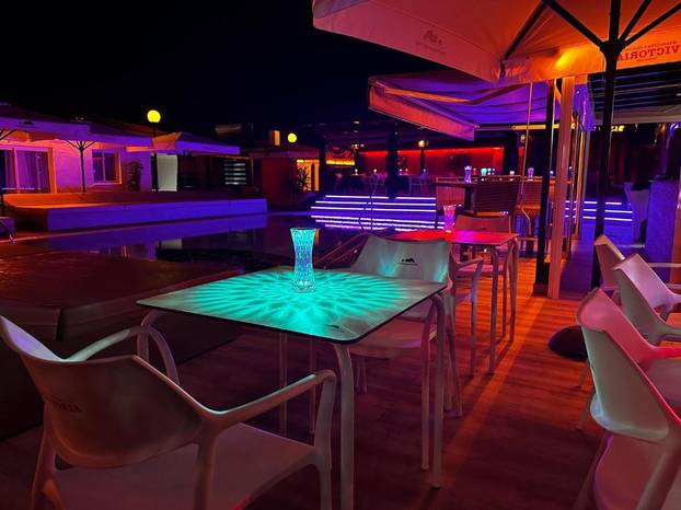 FOTO Priznajte da vas zanima: Zavirite u resort za swingere!