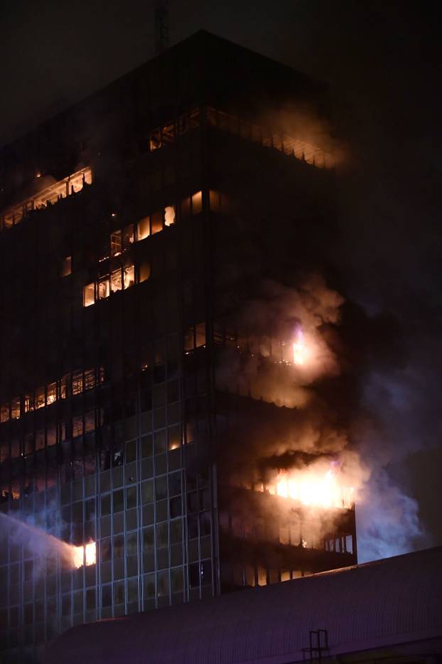 Zagreb: Pozar u Vjesnikovom neboderu