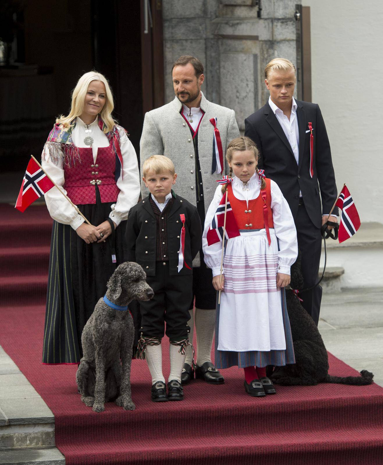 Oslo: Norveška kraljevska obitelj slavi Dan državnosti