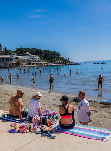 Split: Proljetni ugo&dstrok;aj na pla&zcaron;i Ba&ccaron;vice