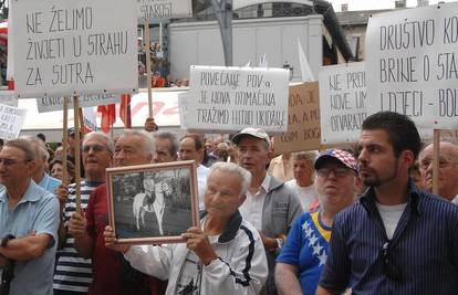 'Ne treba nam vlast koja daje, malo, a uzima puno'