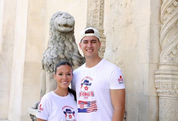 Američki bračni par Smith koji su proslavili hrvatski navijači posjetio Šibenik
