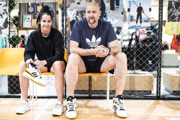 U Splitu predstavljena limitirana serija Adidas Jugoplastika tenisica