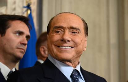 Berlusconi opet šokira: 'Ako pobijedite Milan ili Juve, dovest ću vam autobus pun prostitutki'