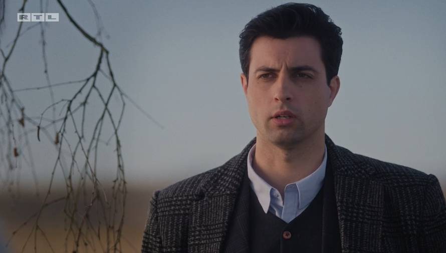 Mirjana je presretna što je Vice zaručio Terezu, a Čavka pati zbog novosti, ostaje tužan...