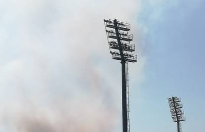 VIDEO Požar u Zagrebu: Zapalio se napušteni objekt kod Cibone