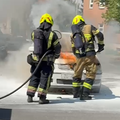 VIDEO Planuo auto u Zagrebu: 'Ljudi iz zgrada pomogli gasiti'