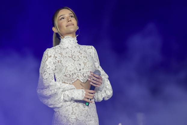 Zagreb: Peđa Jovanović održao koncert u Areni