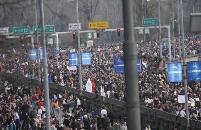 UŽIVO Srpski premijer  Vučević i gradonačelnik Novog Sada podnijeli su neopozive ostavke!