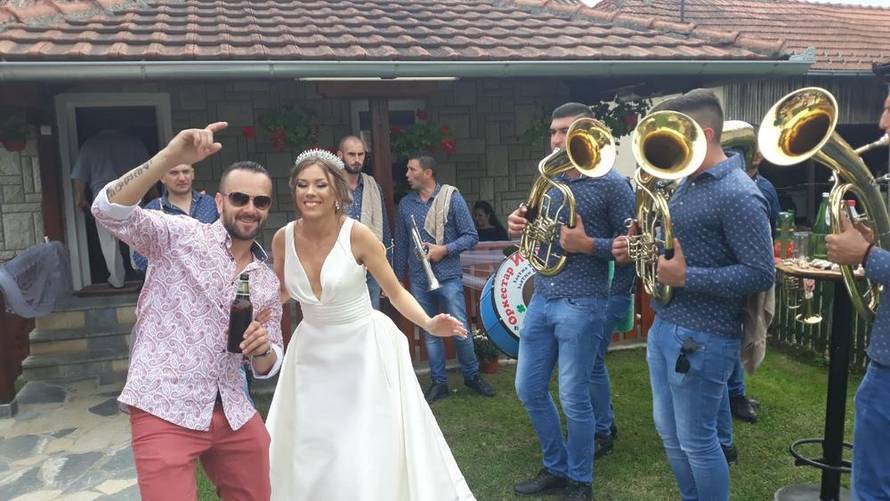 Grme trube: Milijana se udala za 53 godine starijeg Milojka