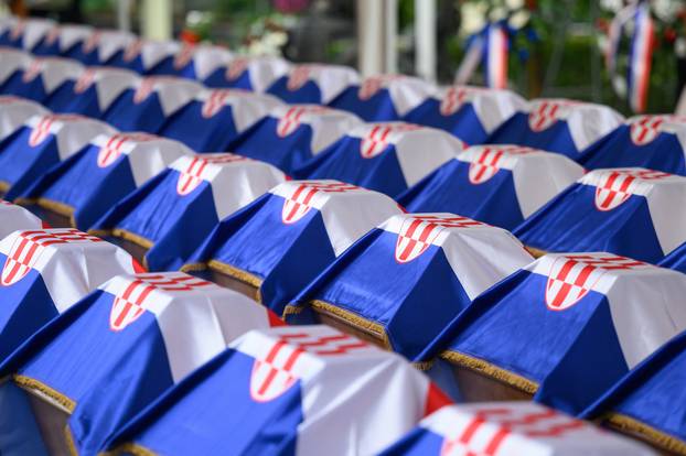 Komemoracija u povodu pokopa 500 hrvatskih žrtava u Donjem Maclju
