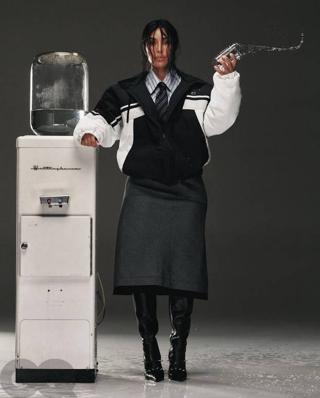 Kim Kardashian u donjem rublju u avionu: Svojim je odjevnim kombinacijama šokirala i ranije